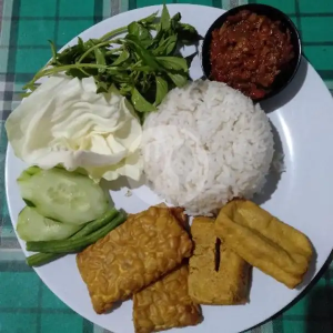 Lalapan Tempe-Tahu